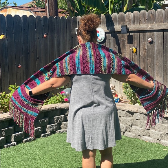 Shawl/wrap - Picture 2 of 2